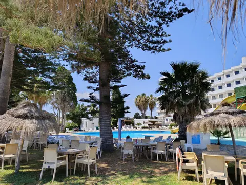Picture of Corniche Palace Hotel
