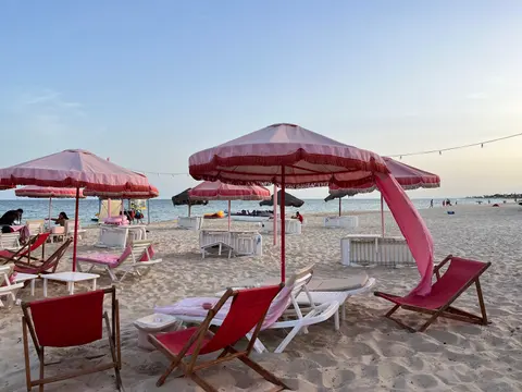 Photo de Parasol Beach Bar