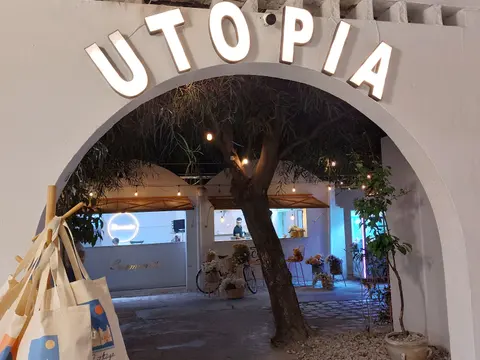 Photo de Utopia - Food Market & Village
